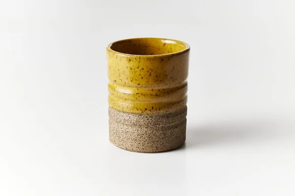 Copinho de cerâmica na cor Amarelo Cúrcuma